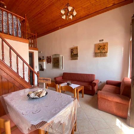 Villa Afroditi Chalki Town Eksteriør billede